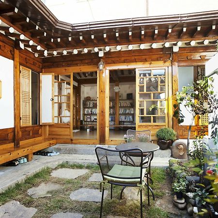 Vine Hanok Guesthouse Seoul Exterior photo