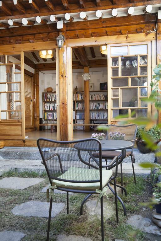 Vine Hanok Guesthouse Seoul Exterior photo