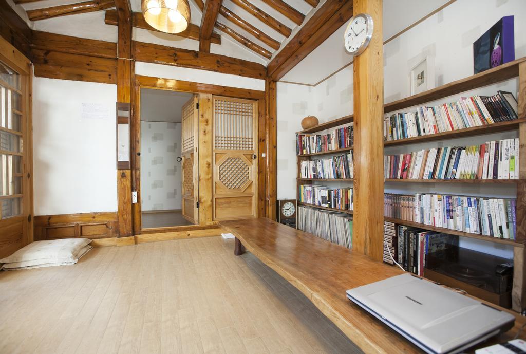 Vine Hanok Guesthouse Seoul Exterior photo