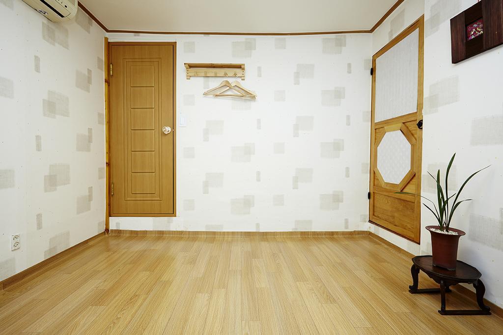 Vine Hanok Guesthouse Seoul Room photo