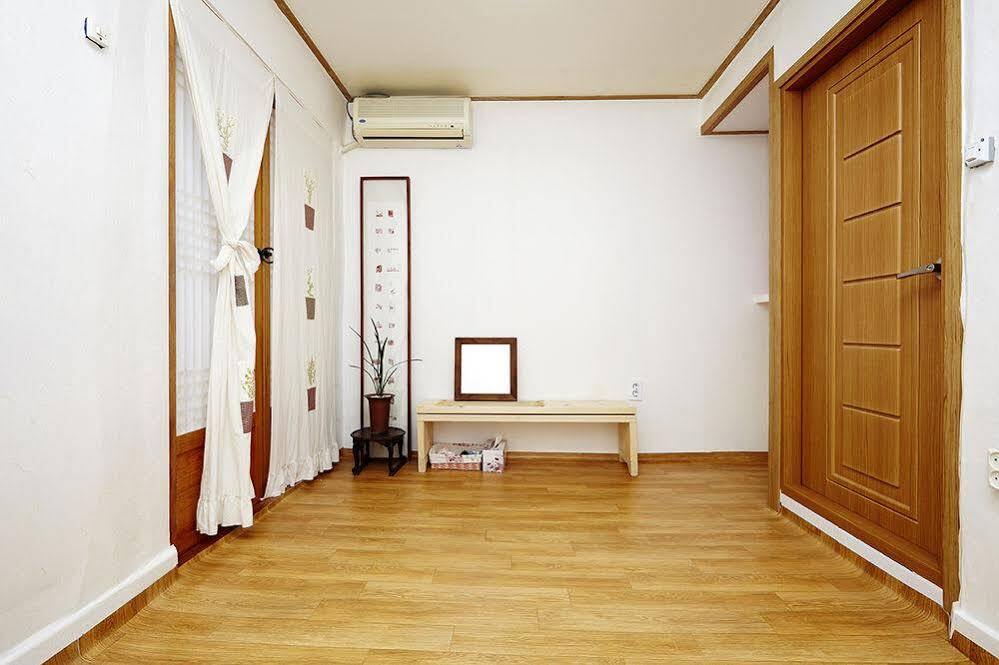 Vine Hanok Guesthouse Seoul Exterior photo